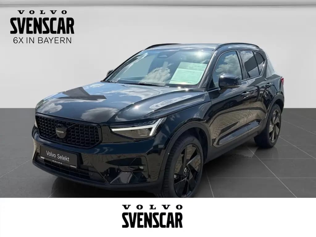 Main__Slider__Photo:Volvo XC40 Plus Black Edition 2WD Digitales Cockpit Me 07/2025-0