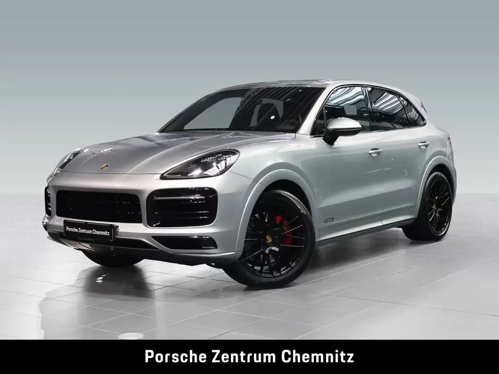 Main__Slider__Photo:Porsche Cayenne GTS Head-Up;BOSE;Pano;ACC 04/2022-0