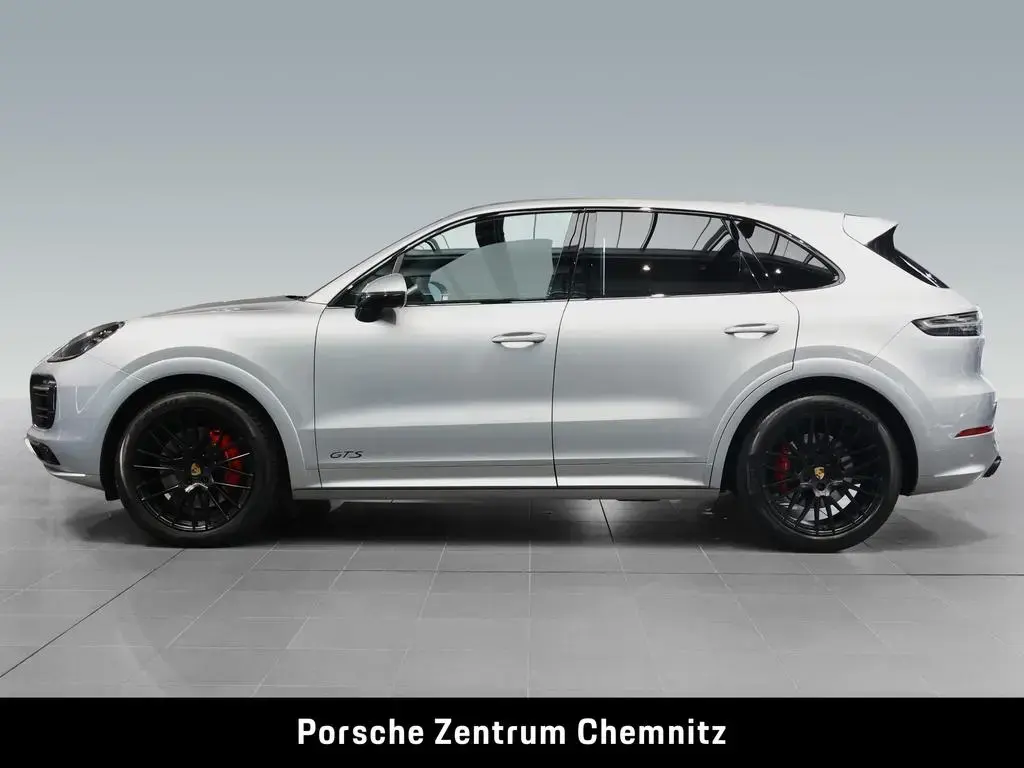 Main__Slider__Photo:Porsche Cayenne GTS Head-Up;BOSE;Pano;ACC 04/2022-1