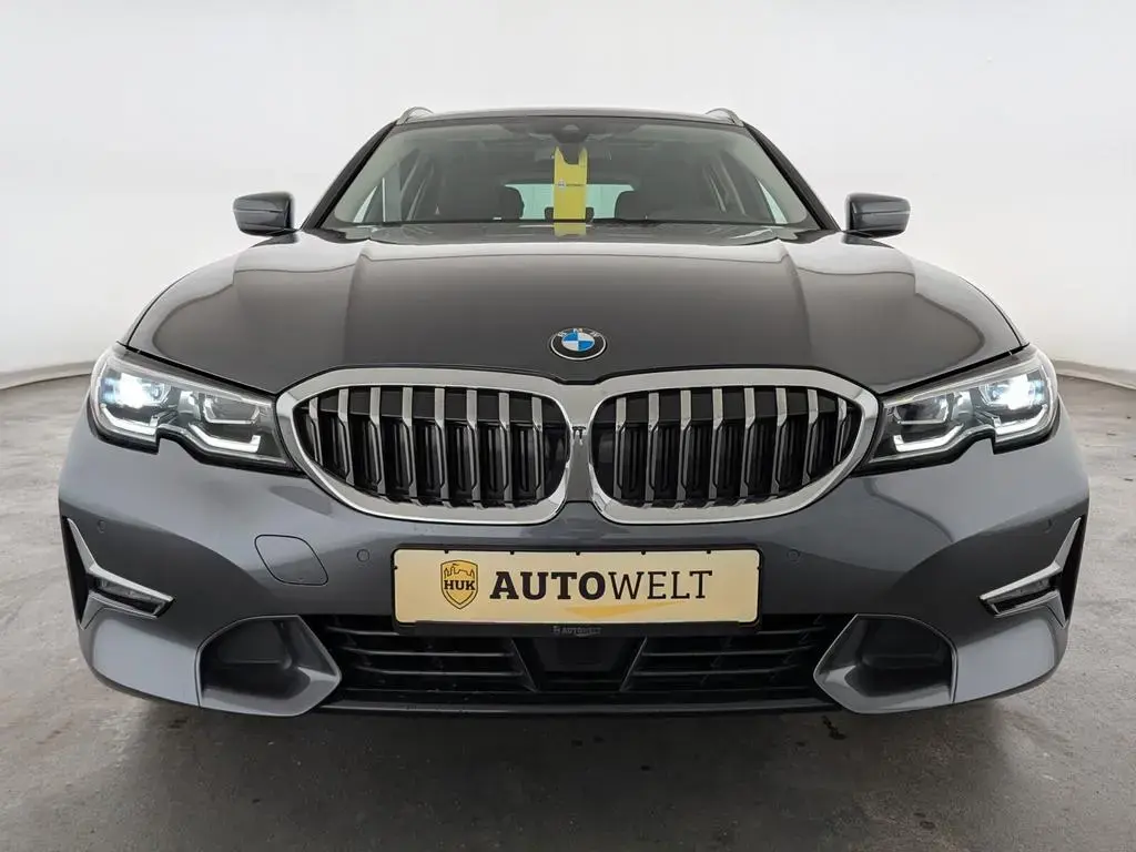 Main__Slider__Photo:BMW 3 Series 330 i xDrive Luxury Line LED+NAVI+PANO+LEDER+AHK 05/2021-1