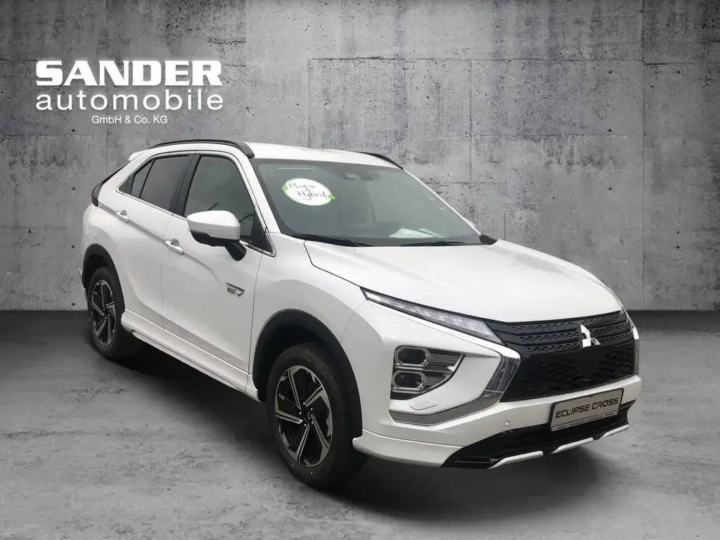 Main__Slider__Photo:Mitsubishi Eclipse Cross 2.4 PHEV 4WD Top -AHK/HUD/Pano- 02/2022-1