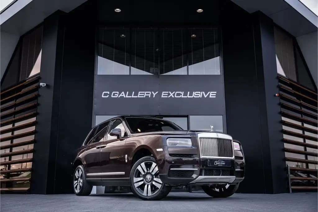 Main__Slider__Photo:Rolls-Royce Cullinan 6.75 V12 - Panorama | Bespoke Audio | M 11/2018-0