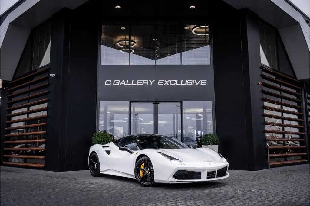 Main__Slider__Photo:Ferrari 488 GTB 3.9 HELE - Bianco Avus | Carbon | Lift | 03/2017-0