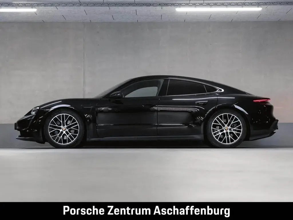 Main__Slider__Photo:Porsche Taycan Performancebatterie+ Sport Chrono 01/2023-1