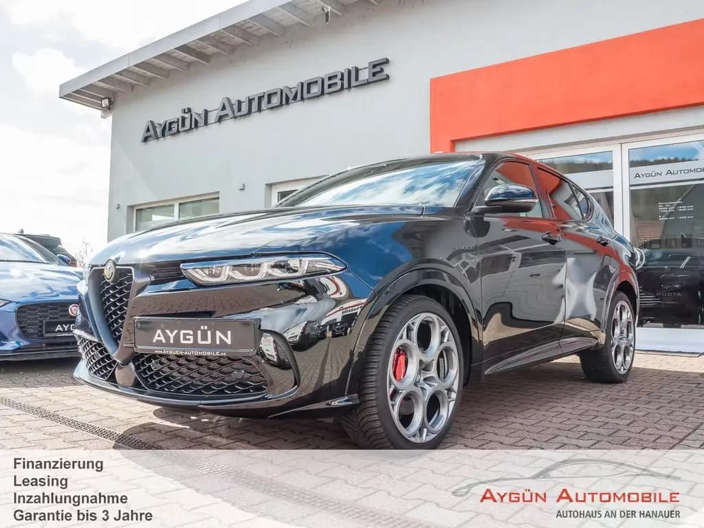 Main__Slider__Photo:Alfa Romeo Tonale Veloce 1.5 Hybrid *Panorama* Leder* ACC 08/2024-0