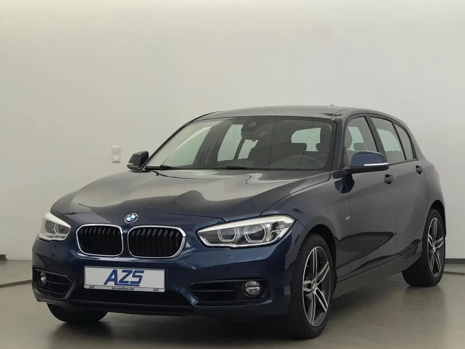Main__Slider__Photo:BMW 1 Series 08/2017-1