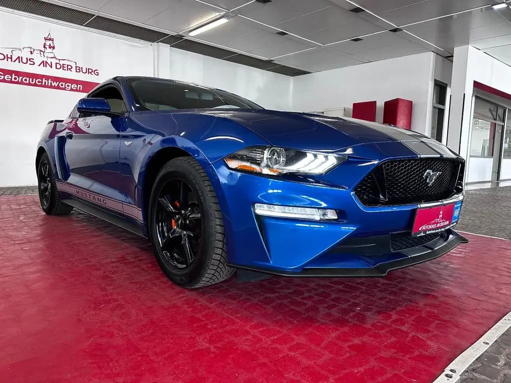 Main__Slider__Photo:Ford Mustang Fastback //Leder//Kamera//KeylessGo// 06/2018-0