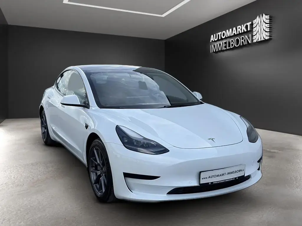 Main__Slider__Photo:Tesla Model 3 RWD Kamera*Pano*4xSHZ*AHK*Wärmepumpe 02/2022-1