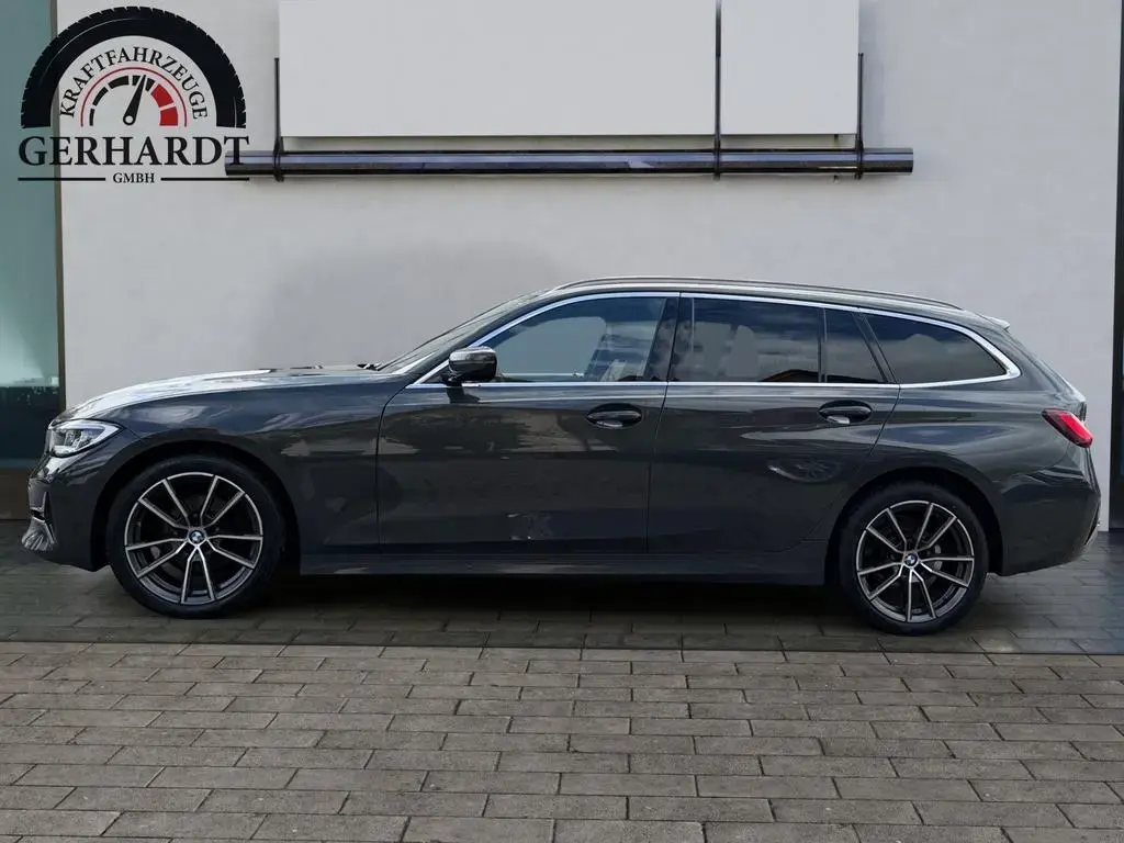Main__Slider__Photo:BMW 3 Series 08/2021-1