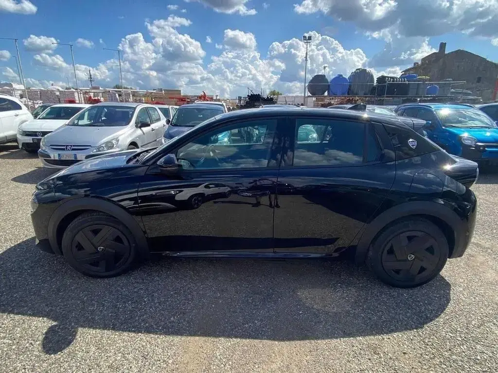 Main__Slider__Photo:Lancia Ypsilon Ypsilon IV 2024 - Ypsilon 1.2 mhev LX 110 03/2025-1