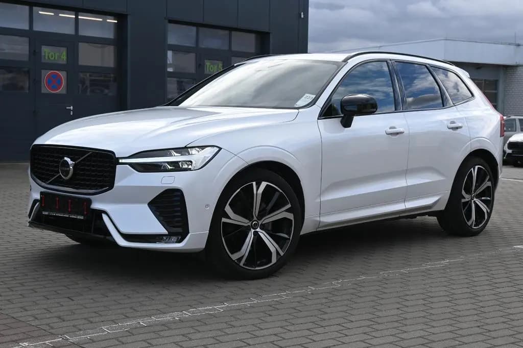 Main__Slider__Photo:Volvo XC60 B4 Ultimate Dark AWD*LUFT*360°*SDTHZG*LED 02/2023-0