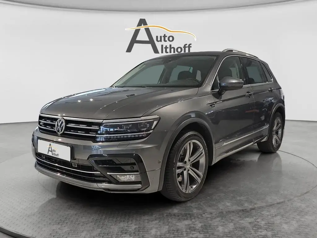 Main__Slider__Photo:Volkswagen Tiguan 2.0TSI 4M R-LINE AHK ACC DSG PAN LED 2.Hd 03/2018-1
