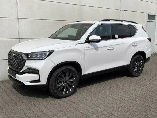Main__Slider__Photo:KGM Rexton 2.2 E-XDI 4WD 8AT Black 3.5t AHL GSD ACC null-1