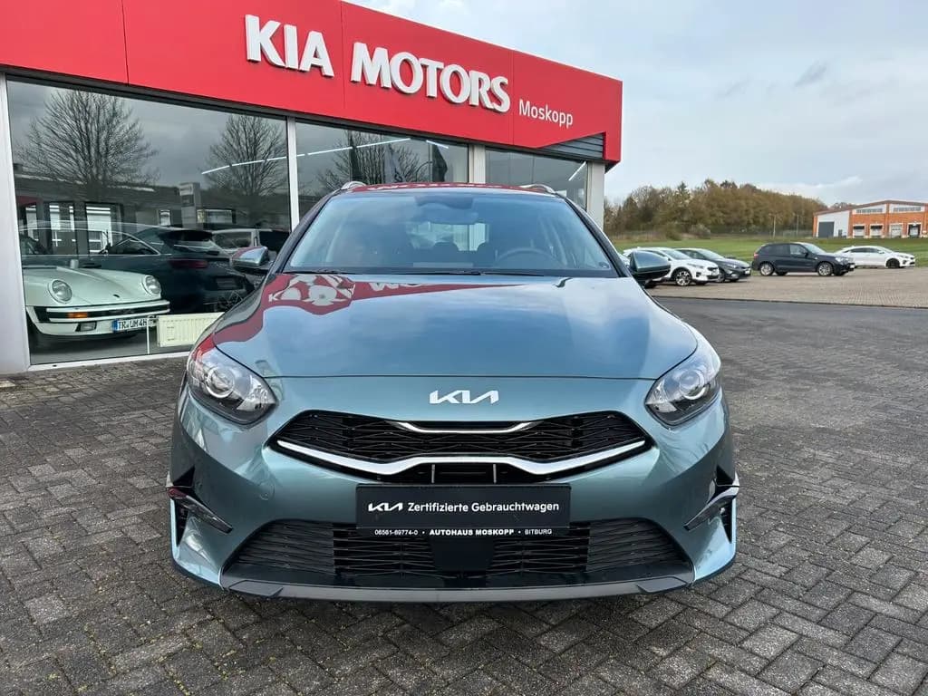 Main__Slider__Photo:Kia Ceed SW 1.5 T-GDI DCT Vision Komfort+ Navi Kamer 06/2025-0