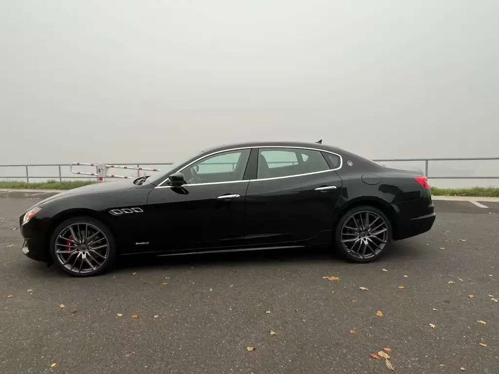 Main__Slider__Photo:Maserati Quattroporte 3.0 V6 GranSport S Q4 Automatik... 03/2018-1