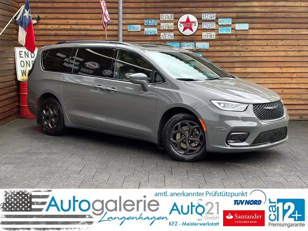 Main__Slider__Photo:Chrysler Pacifica Hybrid LIMITED S Pano ACC LED 360° 7S. 05/2023-0