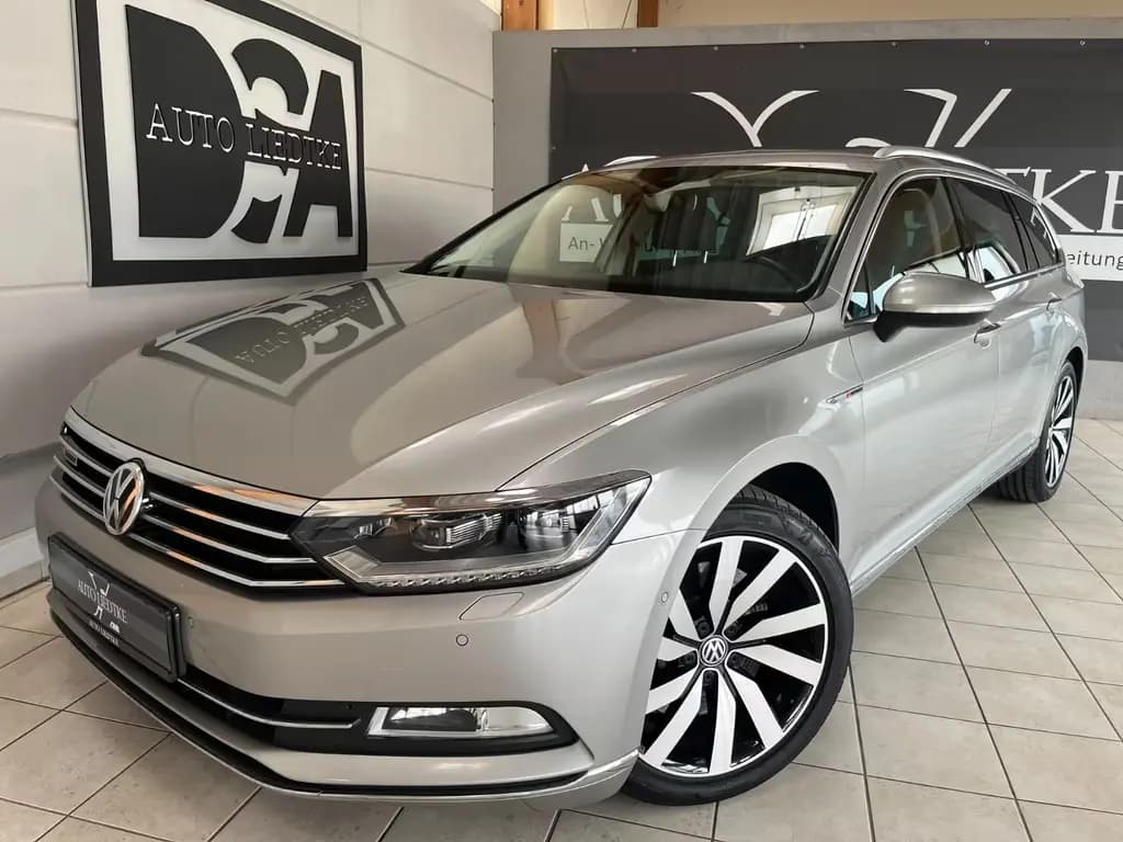 Main__Slider__Photo:Volkswagen Passat Variant Highline/AHK/ACC/DCC/KAM/CarPlay 08/2015-0