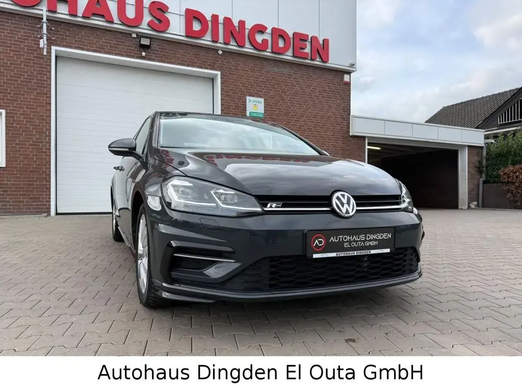 Main__Slider__Photo:Volkswagen Golf VII Lim. 1.5 TSI Highline/R Line 07/2019-1