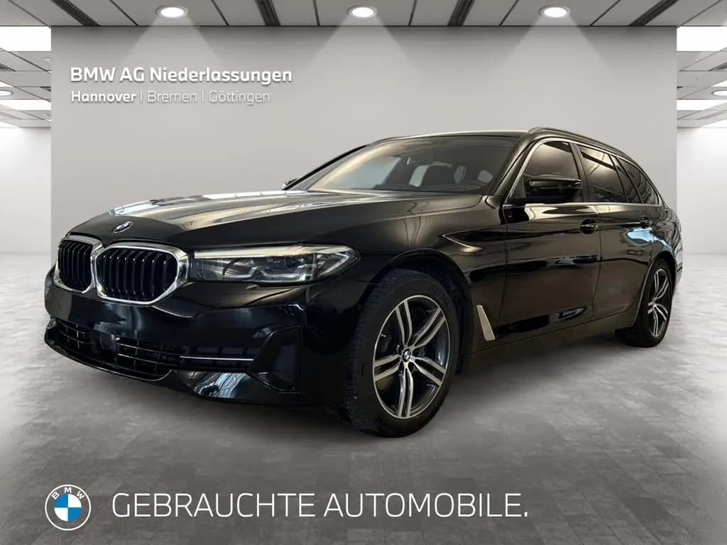Main__Slider__Photo:BMW 5 Series 520d Touring AHK LiveCockpitProf Head-Up Kamera 03/2023-0