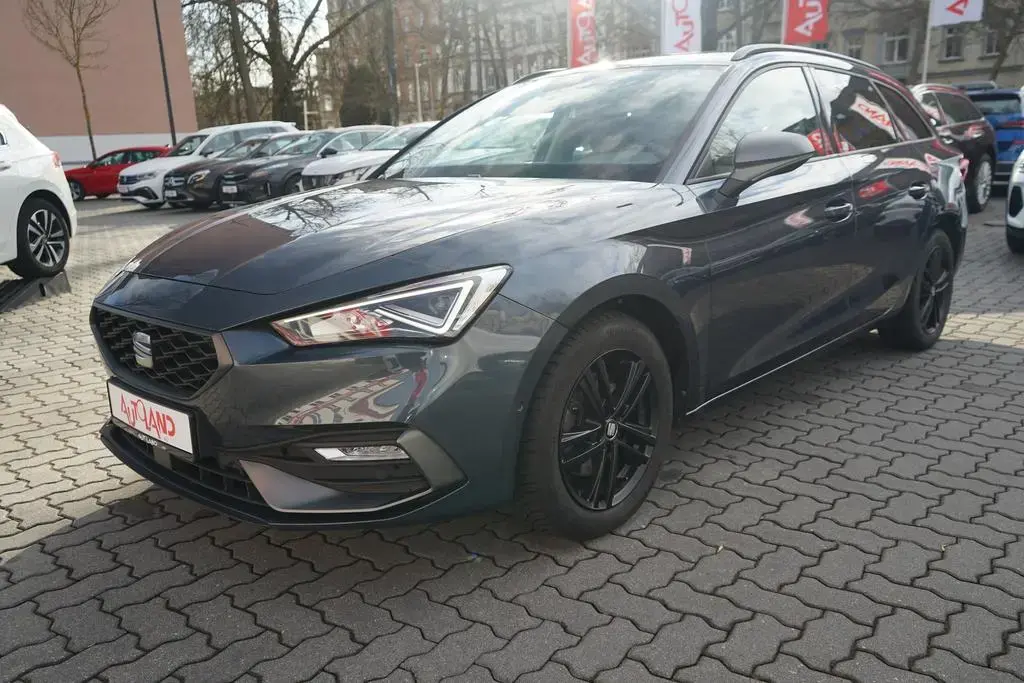 Main__Slider__Photo:Seat Leon Sportstourer 1.5 FR LED ACC Totwinkel PDC 12/2020-1