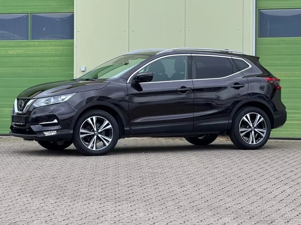 Main__Slider__Photo:Nissan Qashqai 1.2 DIG-T N-Connecta/AHK/PDC/Navi./SHZG 09/2017-0