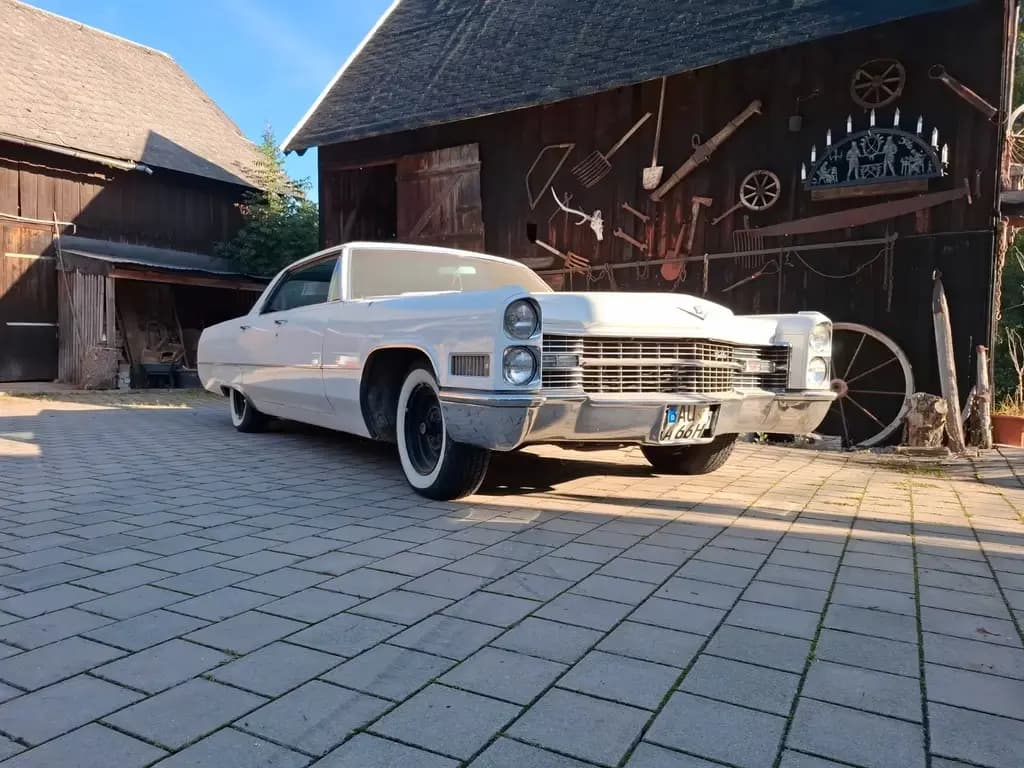 Main__Slider__Photo:Cadillac Deville 06/1966-0