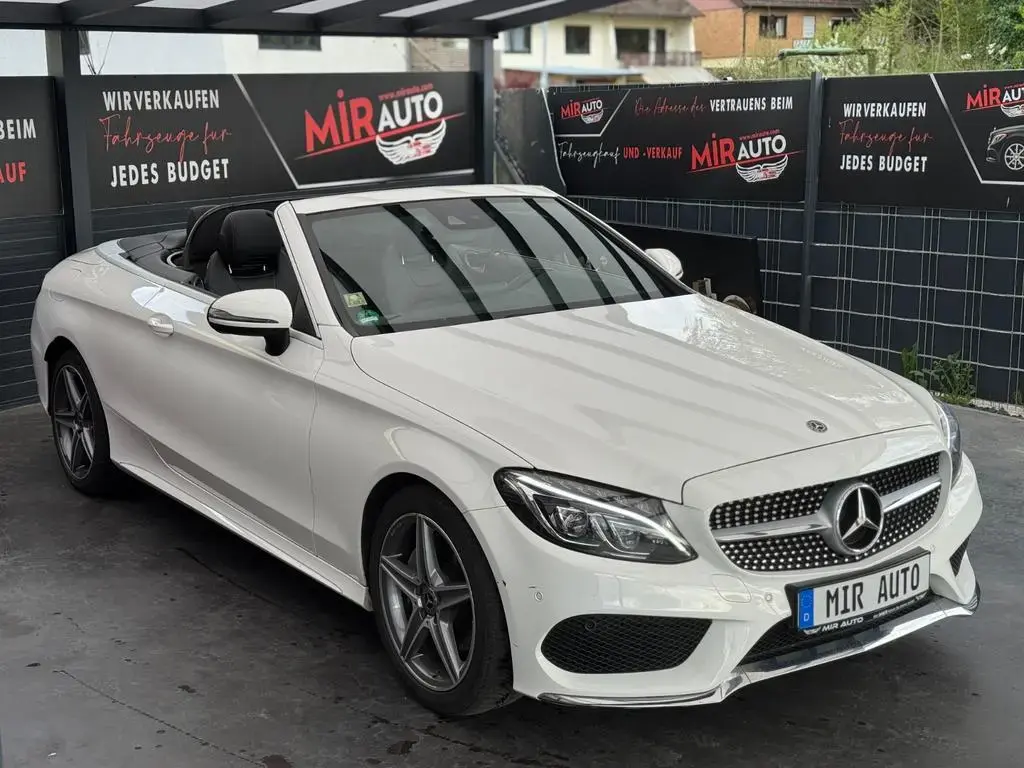 Main__Slider__Photo:Mercedes-Benz C-Class 200 Cabrio AMG/ Kamera/ Ambiente/ ToterWi./ 03/2018-1