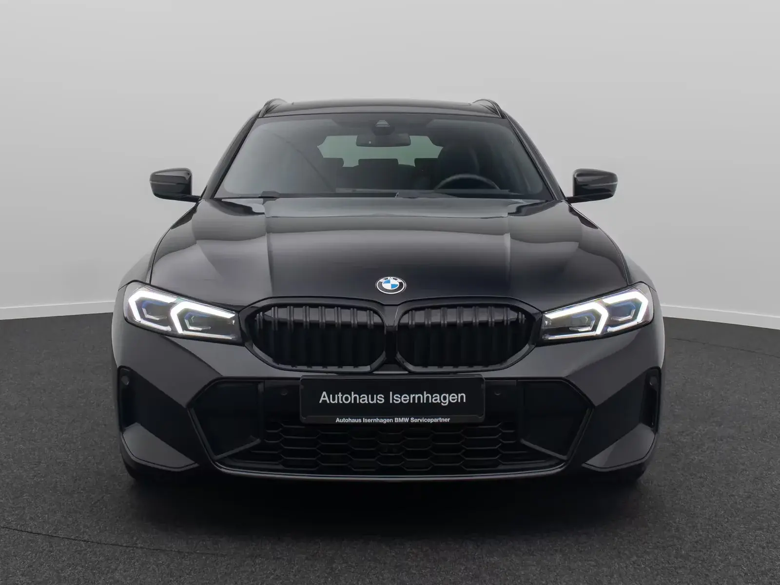 Main__Slider__Photo:BMW 3 Series 02/2023-1