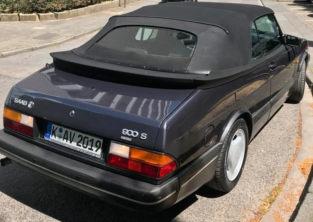Main__Slider__Photo:Saab 900 S Cabrio Klassiker 06/1993-0