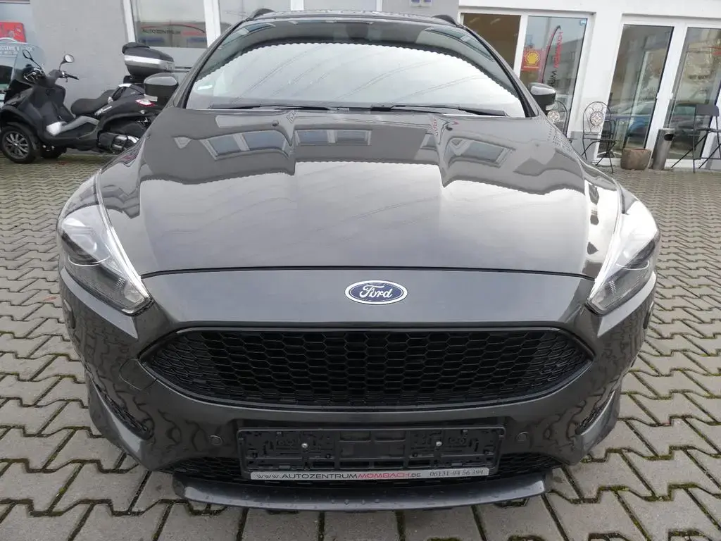 Main__Slider__Photo:Ford Focus Turnier ST-Line 05/2018-1