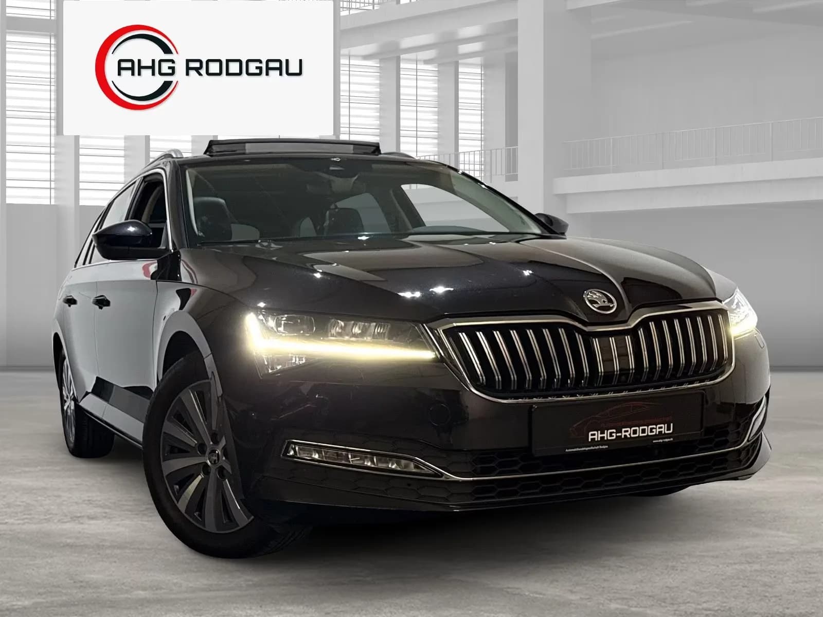Main__Slider__Photo:Skoda Superb 11/2021-0