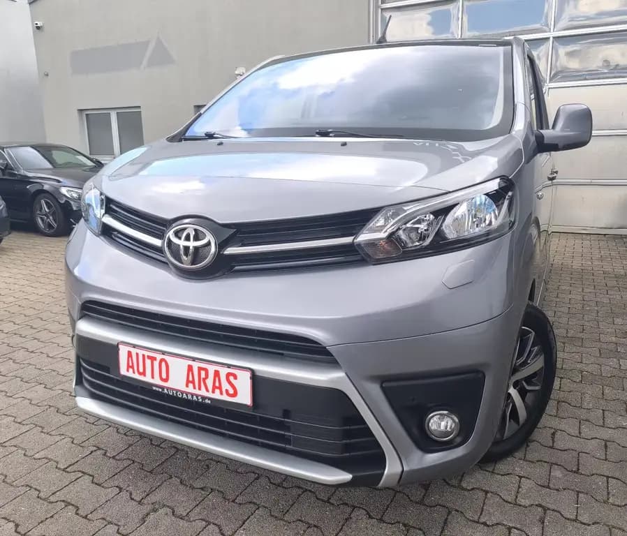 Main__Slider__Photo:Toyota Proace (Verso) Proace Verso L1 Team Deutschland / 1.Hand 02/2022-0