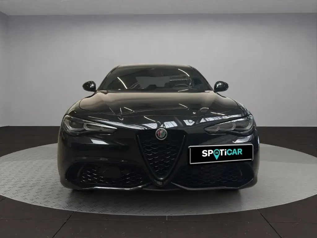 Main__Slider__Photo:Alfa Romeo Giulia Competizione Q4/Kamera/Totwinkel/Spur 06/2023-1