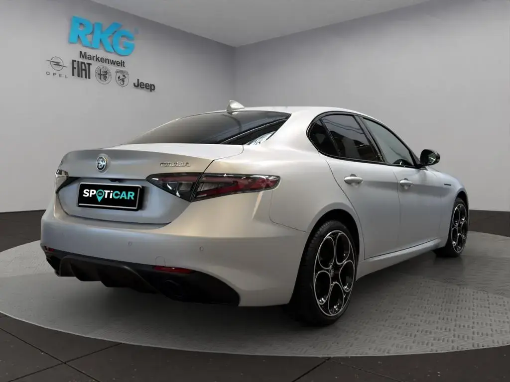 Main__Slider__Photo:Alfa Romeo Giulia Competizione Q4/Kamera/Totwinkel/Spur 09/2023-1