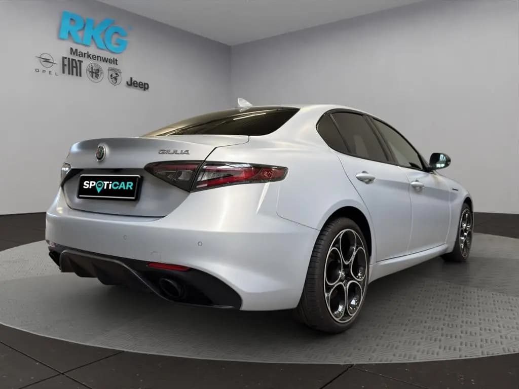 Main__Slider__Photo:Alfa Romeo Giulia Competizione Q4/Kamera/Totwinkel/Spur 10/2023-0