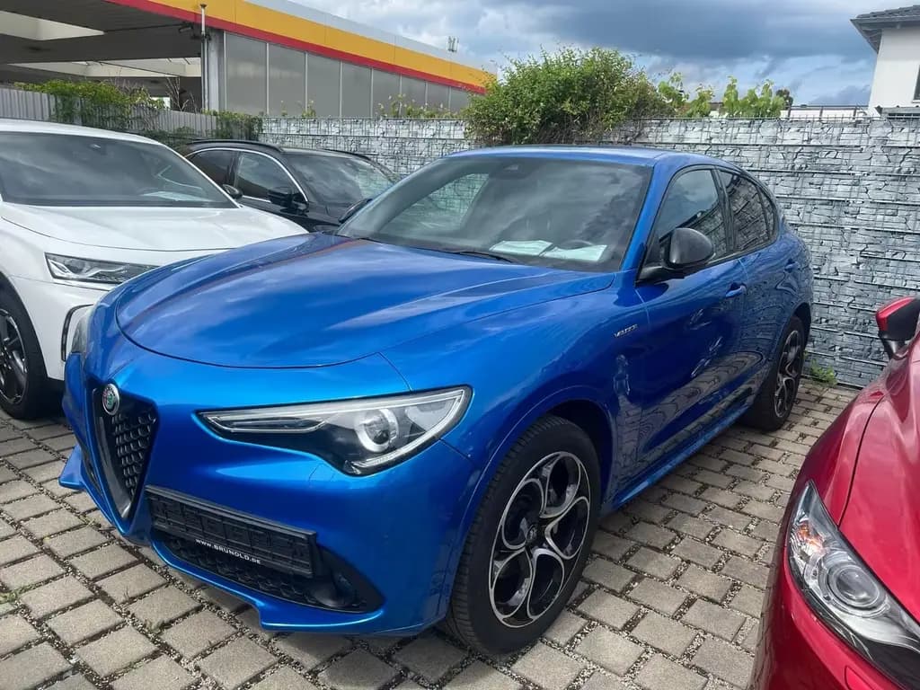 Main__Slider__Photo:Alfa Romeo Stelvio Veloce Q4*AHK*Memory*V-Leder-schwarz-1A 03/2023-0
