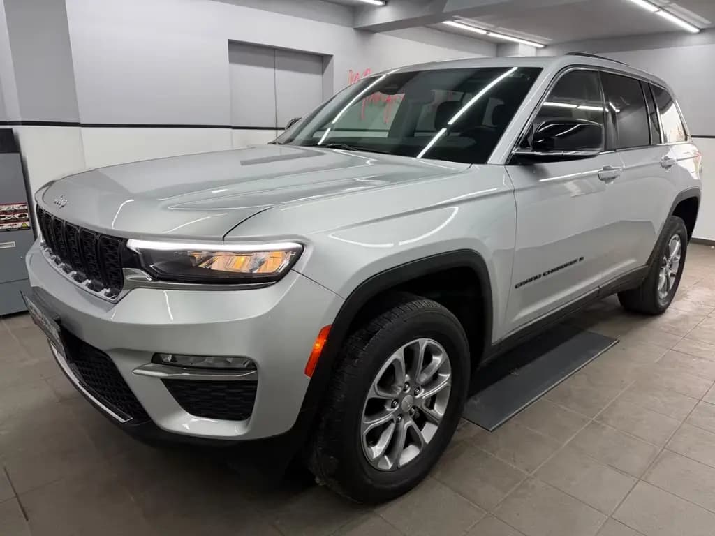 Main__Slider__Photo:Jeep Grand Cherokee Limited Zenith/Memo/Pano/Alpine/ 07/2022-0