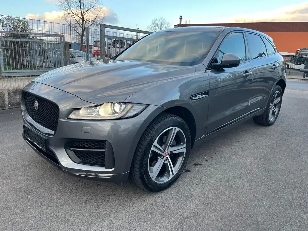 Main__Slider__Photo:Jaguar F-Pace R-Sport AWD/Leder/Pano/Cam/Navi/Ahk/Xenon 05/2018-1