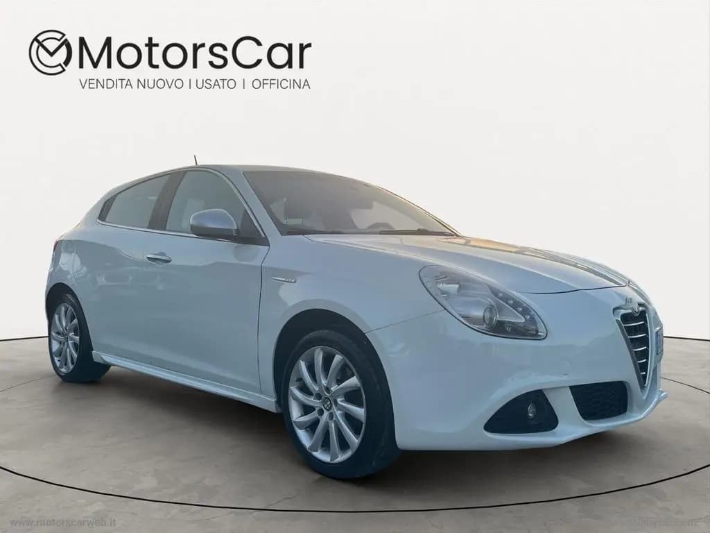 Main__Slider__Photo:Alfa Romeo Giulietta ROMEO Giulietta 2.0 JTDm-2 140 CV Distincti 02/2011-0