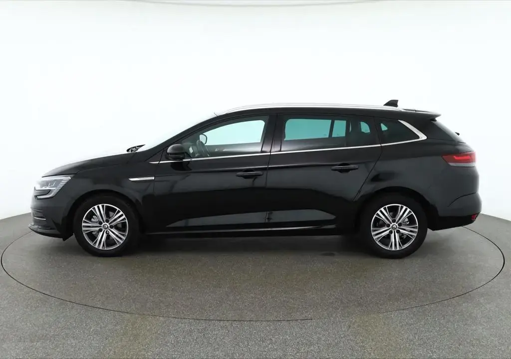Main__Slider__Photo:Renault Megane Grandtour 1.3 TCe Intens Navi LED 11/2022-1