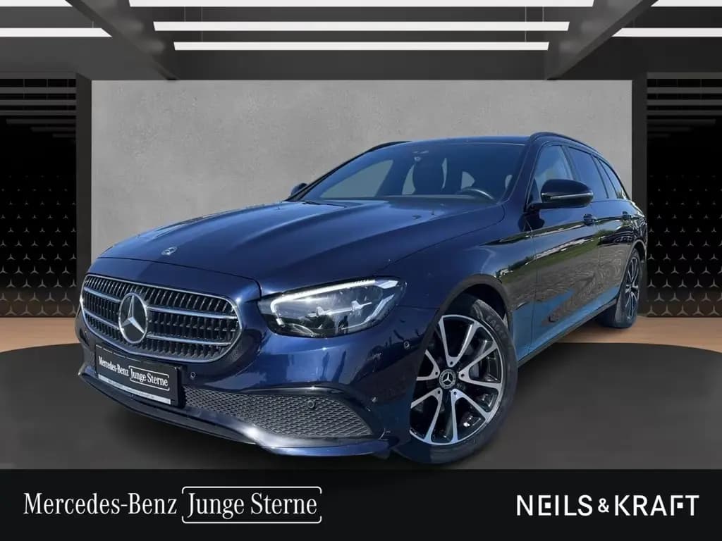 Main__Slider__Photo:Mercedes-Benz E 200 T AVANTGARDE+NIGHT+TOTW+AMBIENTE+PANO+KAM 06/2021-0
