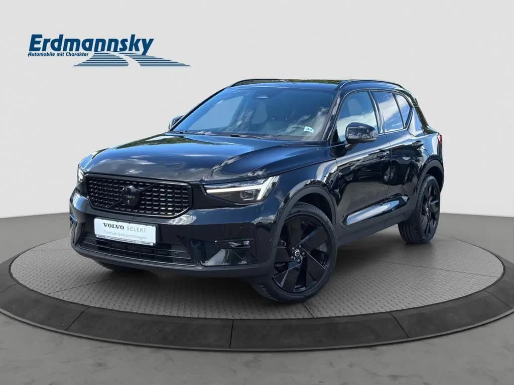 Main__Slider__Photo:Volvo XC40 B3 Plus Black Edition/Navi/Pano/360K/20Zoll 06/2025-0