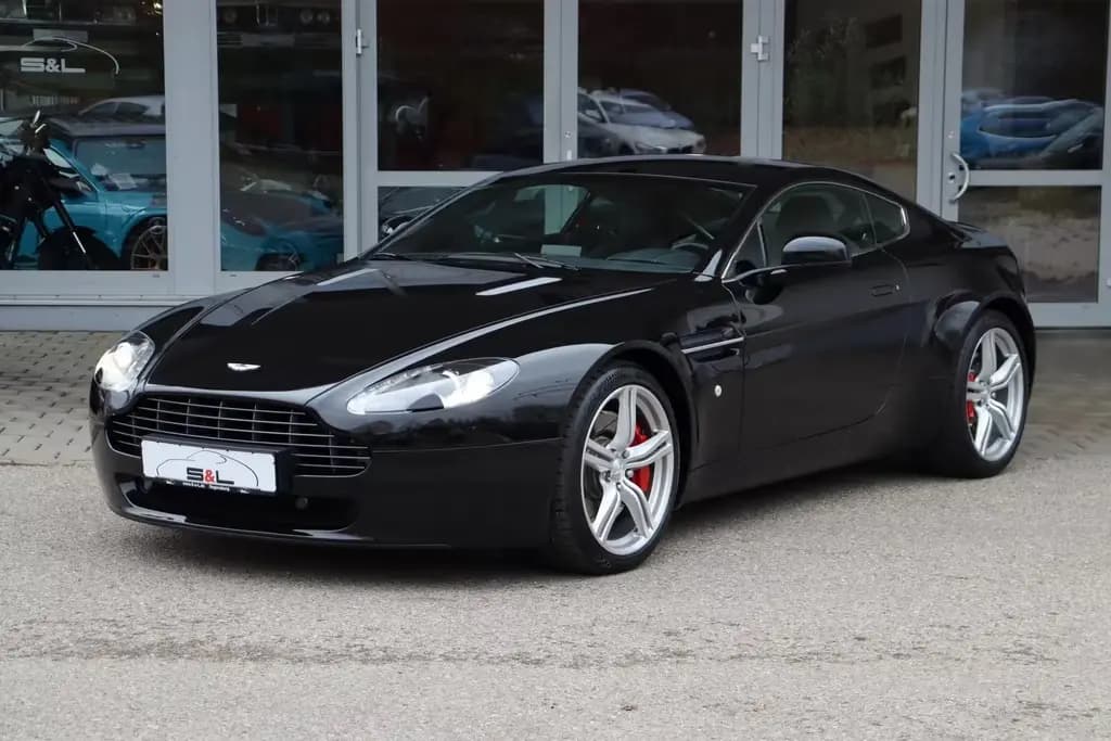 Main__Slider__Photo:Aston Martin V8 Vantage Coupé 4.7 Schaltgetriebe/ Leder/ ONYX 04/2010-0