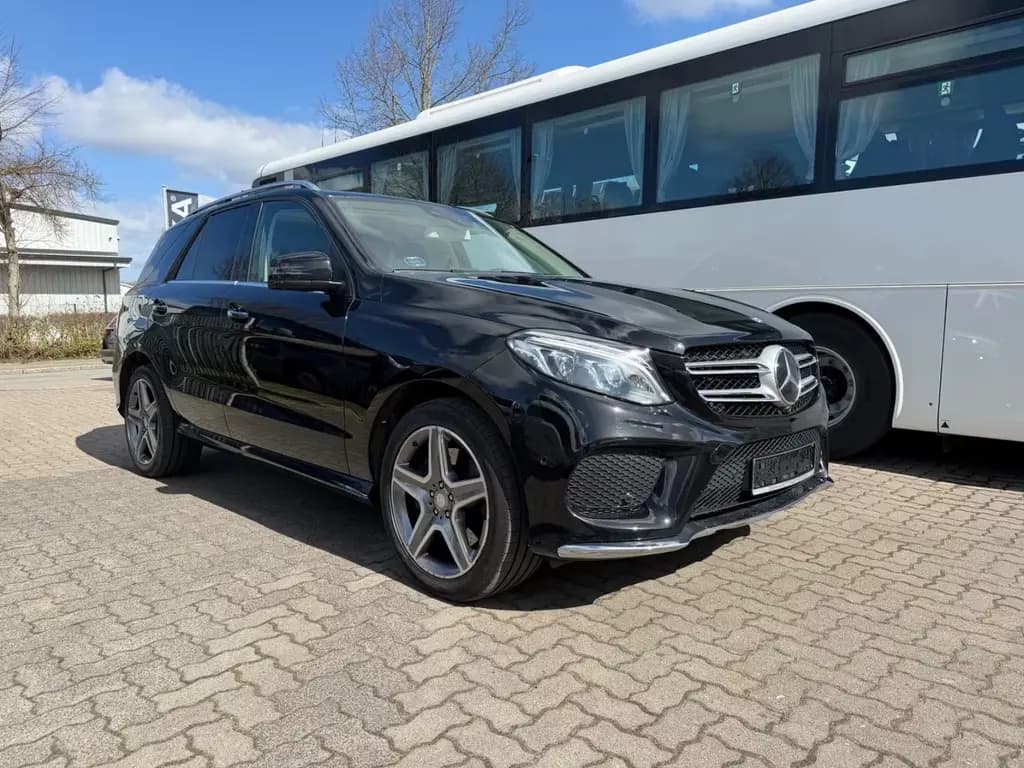 Main__Slider__Photo:Mercedes-Benz GLE-Class 500 4Matic AMG-Line Panorama AHK Leder 02/2017-0