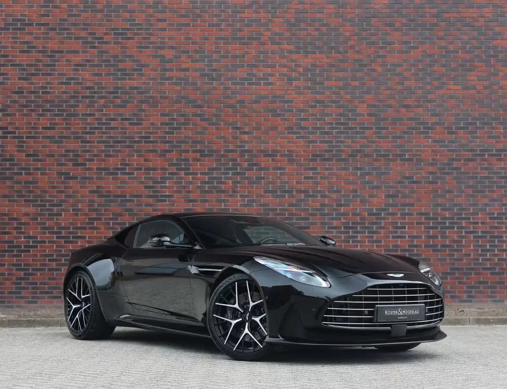 Main__Slider__Photo:Aston Martin DB12 4.0 V8 | 360 camera - Scheckheft 05/2025-0