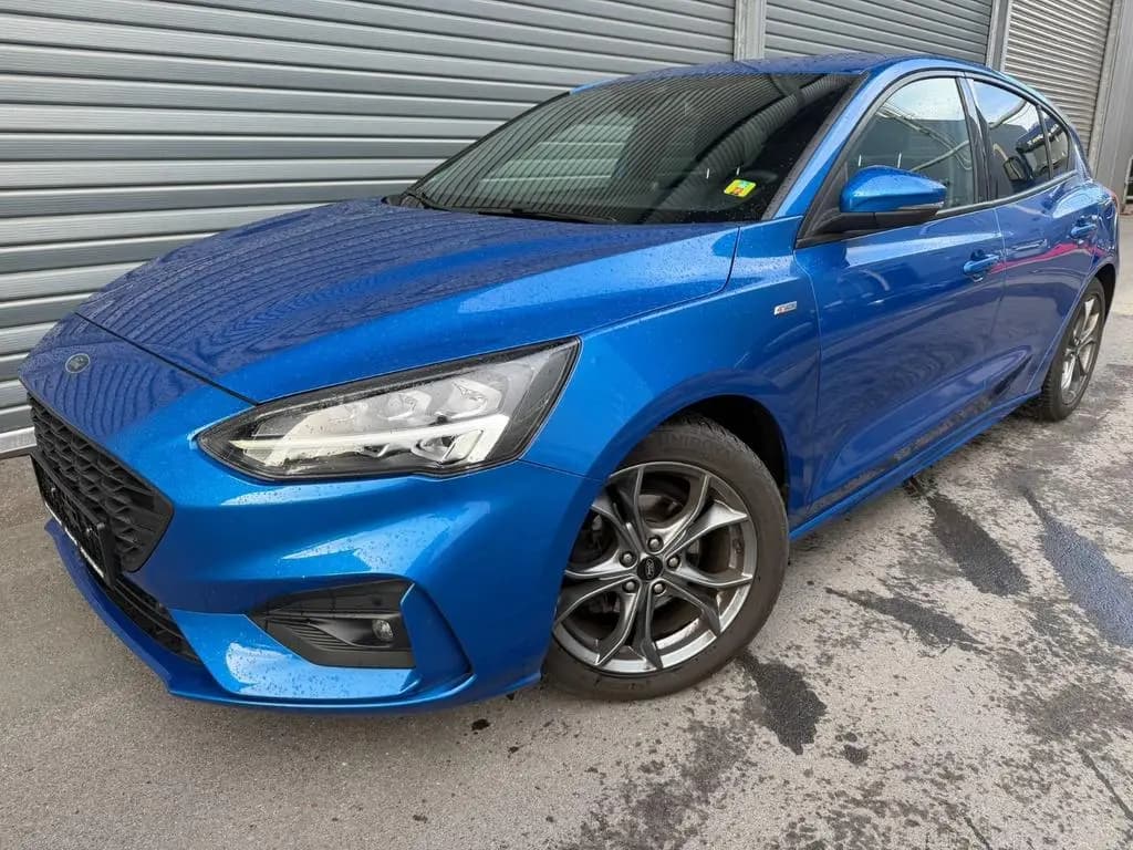 Main__Slider__Photo:Ford Focus Lim. ST-Line KAMERA AUTOMATIK 01/2021-0