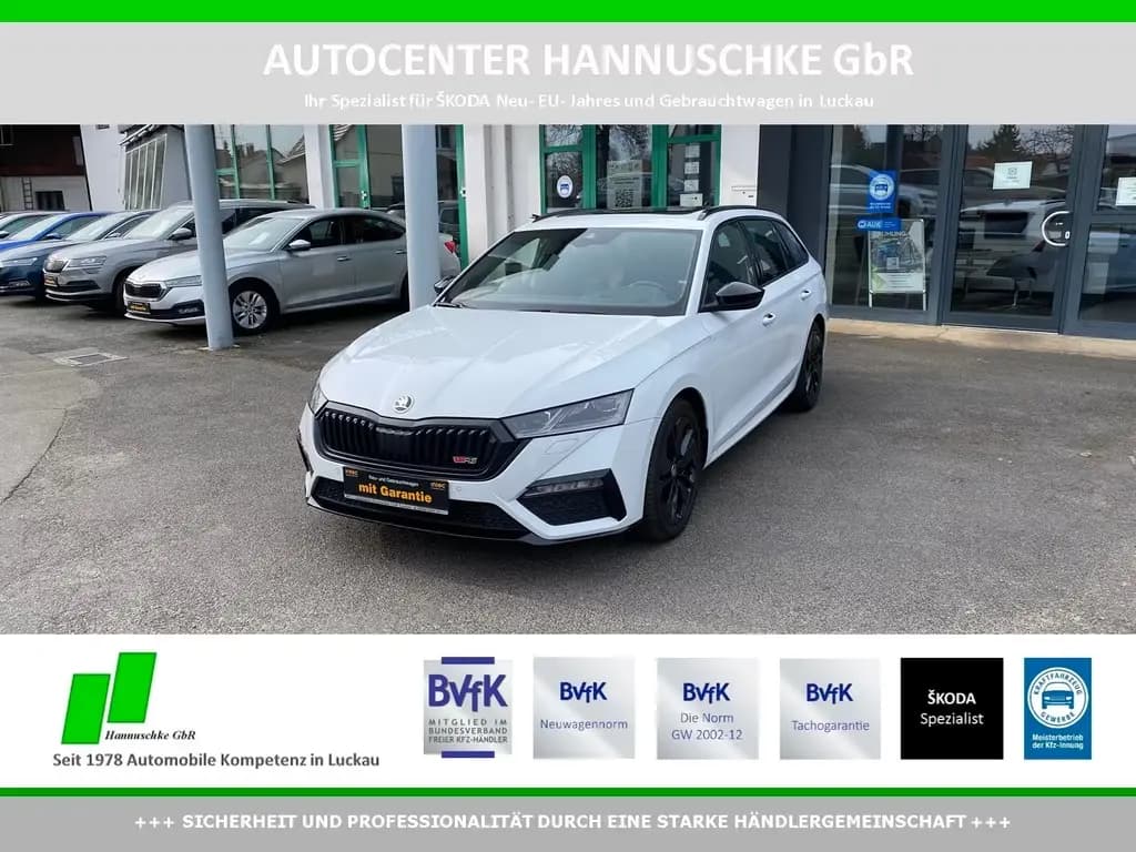 Main__Slider__Photo:Skoda Octavia Combi 2.0 TSI RS PANO/ STH/ACC/NAV/PLA 09/2023-0