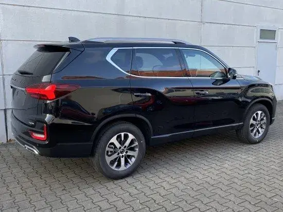 Main__Slider__Photo:Ssangyong Rexton 2,2 E-XDI 4WD 8AT Lux 7-Sitzer 3.5t AHL G null-1