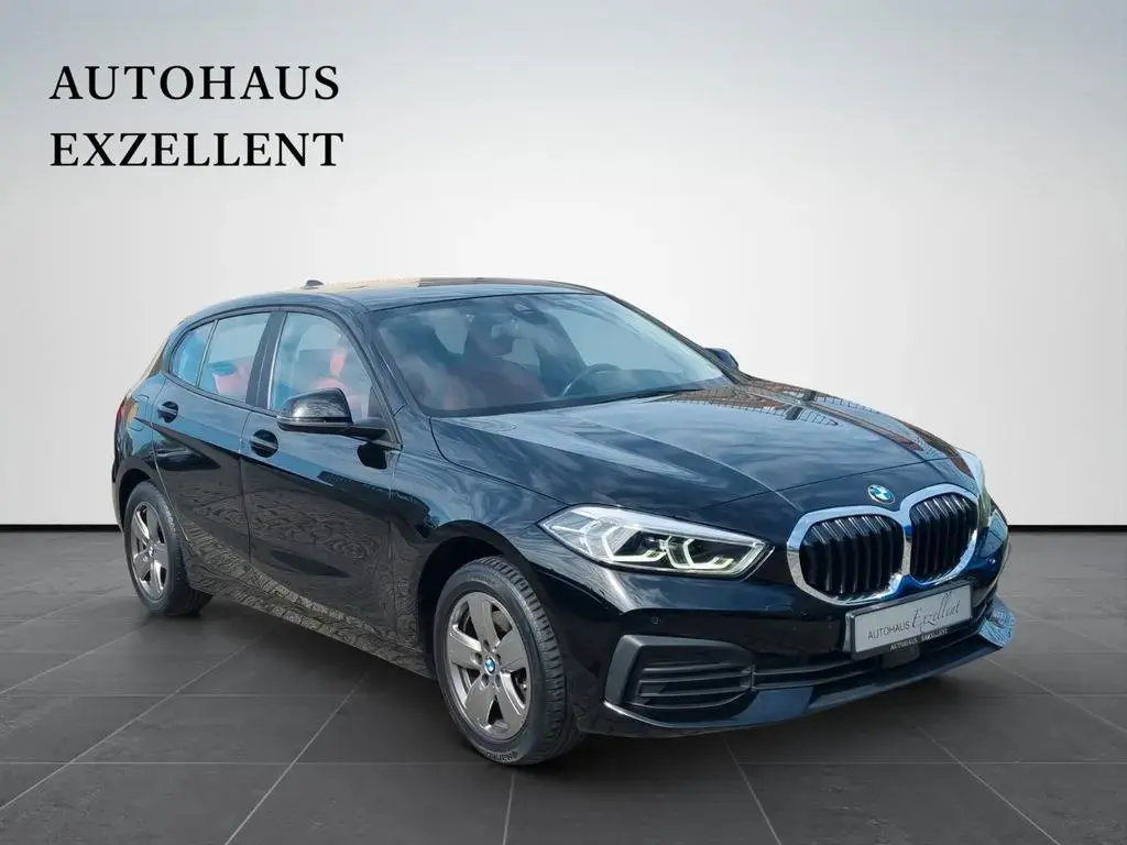 Main__Slider__Photo:BMW 1 Series 118 i Advantage Automatik*LEDER*LED*ALU*PDC*SHZ* 09/2020-1