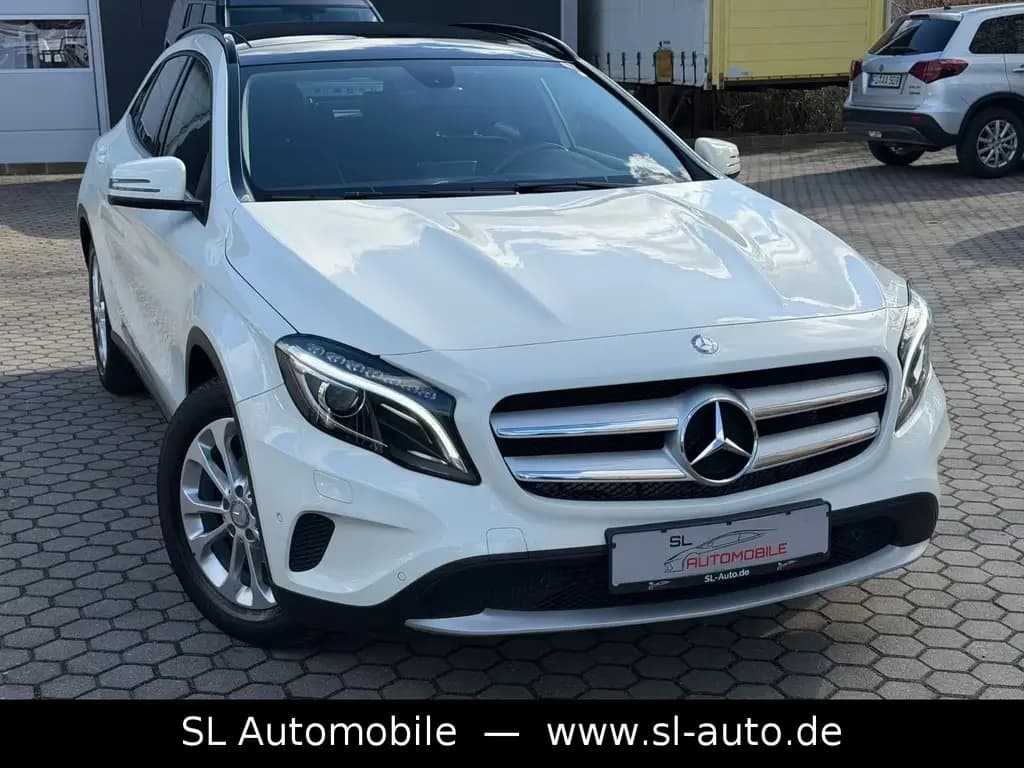 Main__Slider__Photo:Mercedes-Benz GLA 200 Style  66.000 km. Bi-Xenon Panorama 08/2015-0